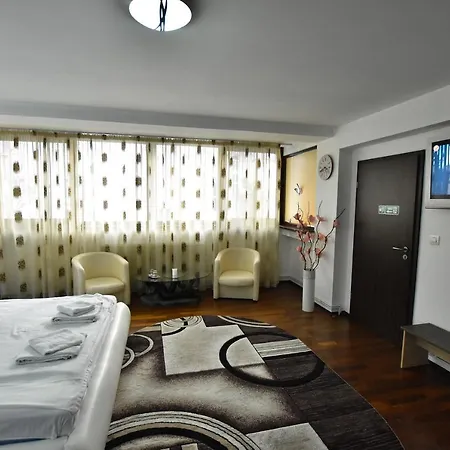 Euphoria 3*